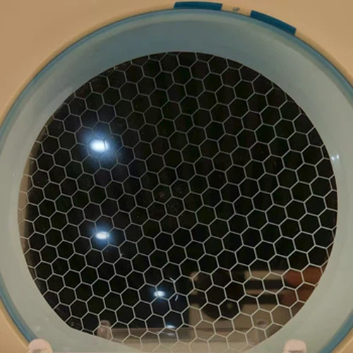 DOTSLASER חוקר בתחום המיקרו-עיבוד עם לייזר מהיר במיוחד